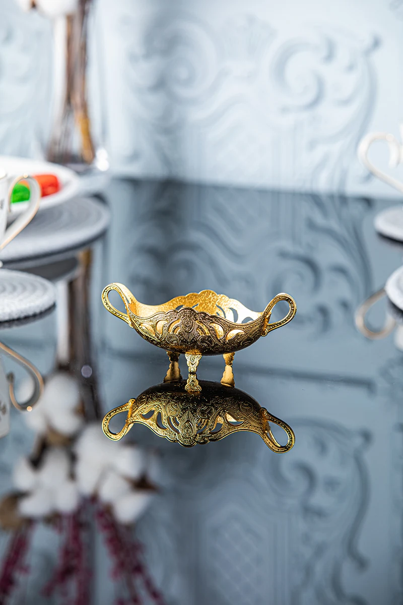 Dekorative Mini-Gondelschale auf Füßen, goldfarben